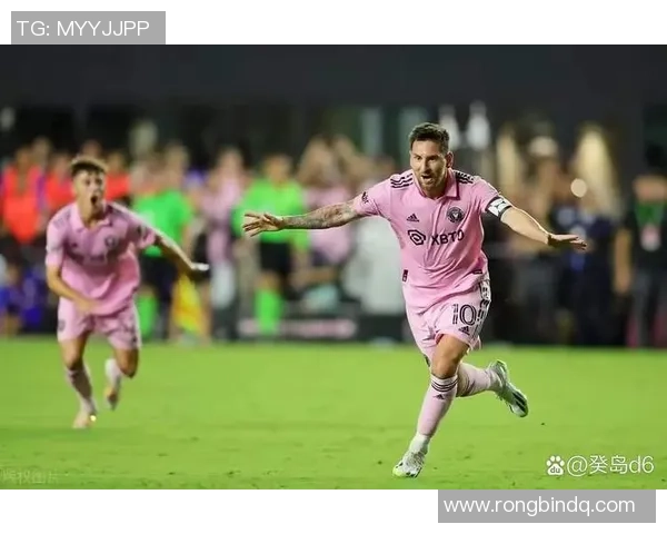 历史上首位足球巨星的诞生与传奇征程解析 历史上首位足球巨星的诞生与传奇征程解析