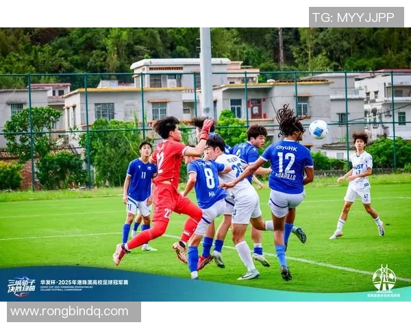 打架足球球星揭秘:从绿茵场到场外冲突,名将们的争斗与激情 打架足球球星揭秘:从绿茵场到场外冲突,名将们的争斗与激情