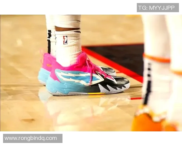 足球球星定制球鞋背后的故事与科技创新揭秘 足球球星定制球鞋背后的故事与科技创新揭秘